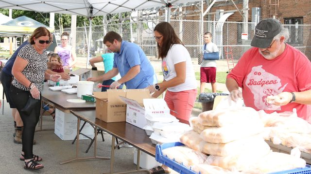 Fennimore Area Chamber of Commerce Chicken BBQ